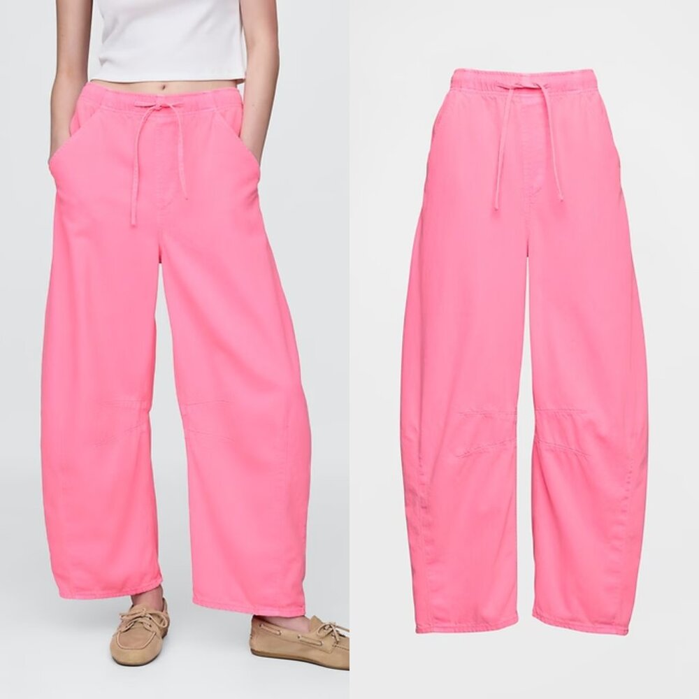 GAP Mid-Rise Easy Horseshoe Jeans in Neon Pink Denim